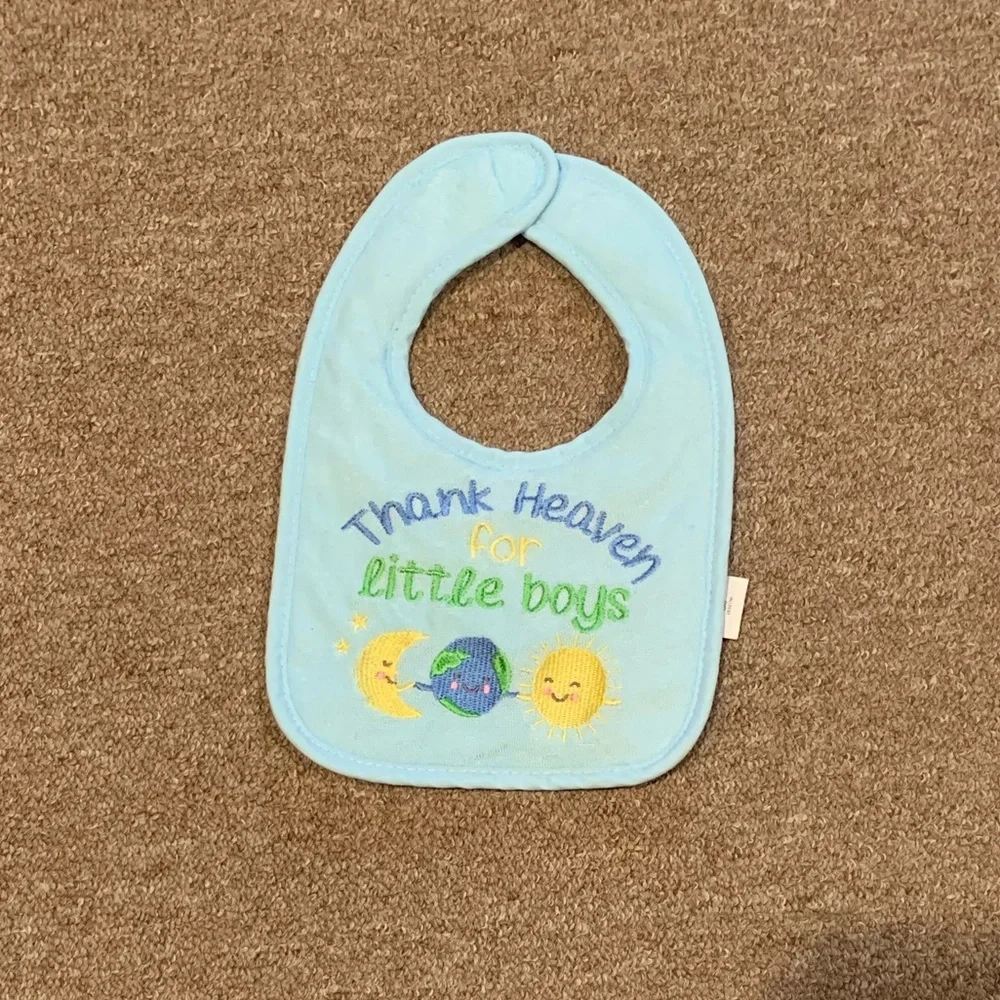 🌺 4 pack basic essential bibs for feeding infant baby!